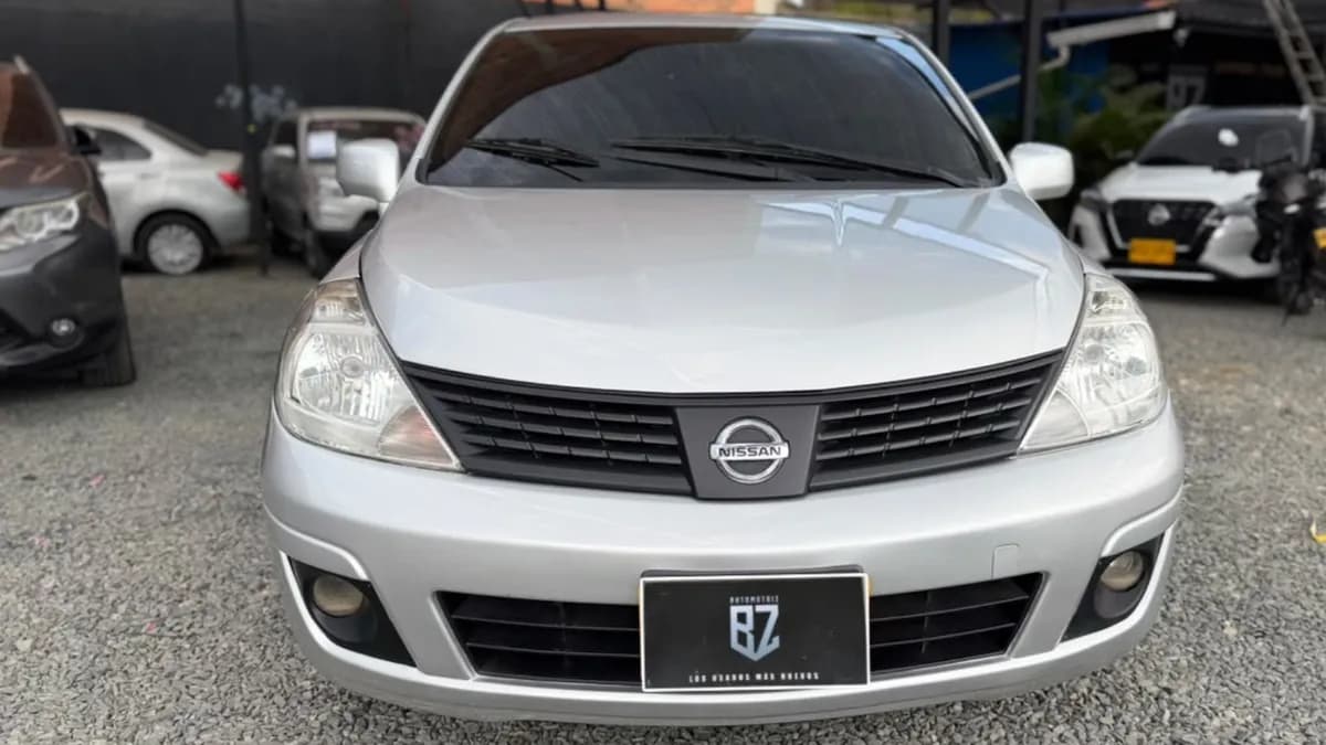 Nissan Tiida 2012